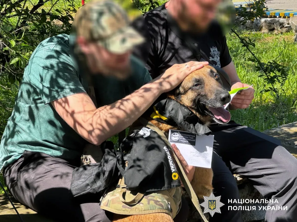 Поранені поліцейські Херсонщини під час сеансу психологічної підтримки з арттерапією та службовим собакою 1
