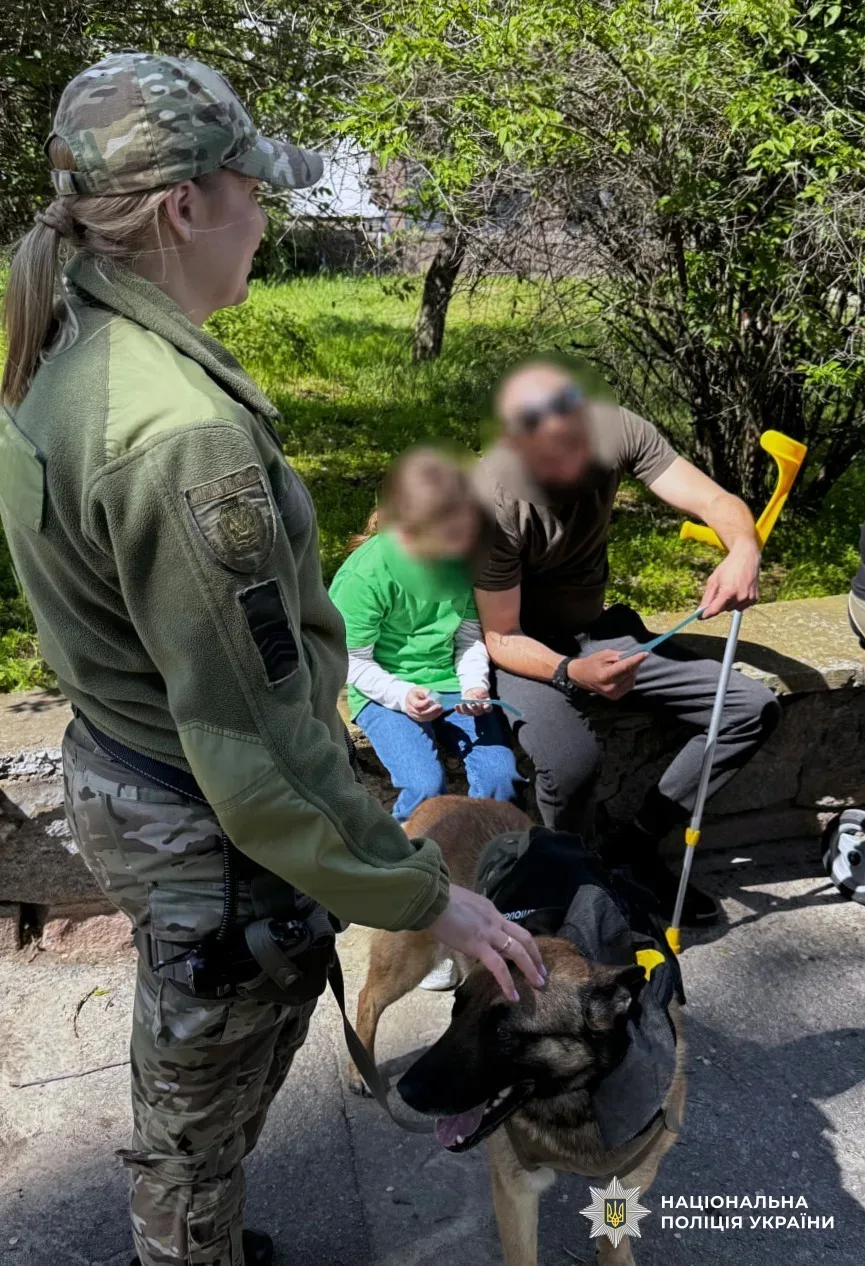 Поранені поліцейські Херсонщини під час сеансу психологічної підтримки з арттерапією та службовим собакою 6