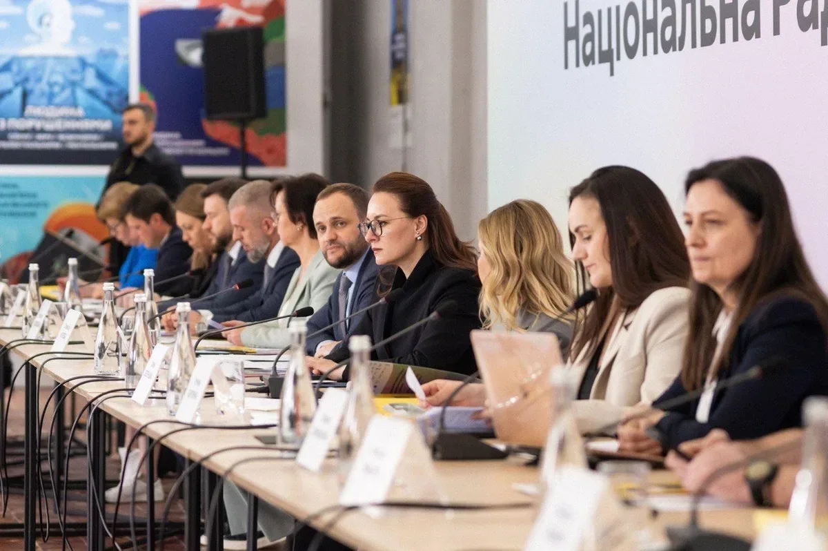 Представники Херсонщини на засіданні Національної Ради безбар'єрності з Оленою Зеленською та урядовцями. 1