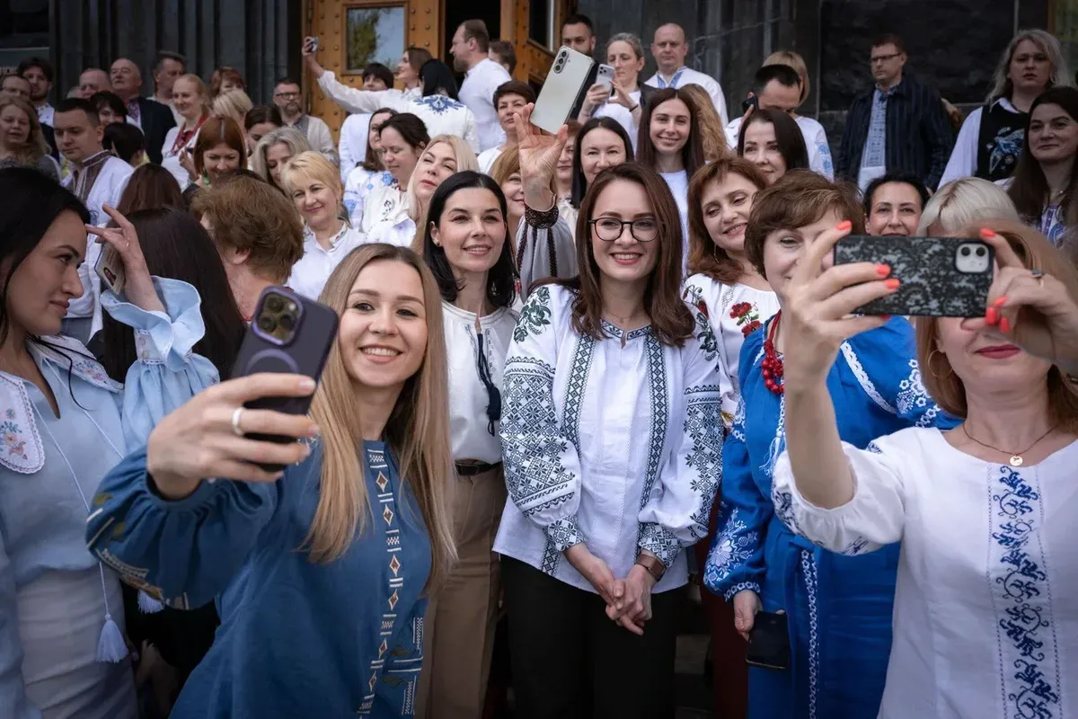 Прем'єр-міністерка Юлія Свириденко у вишиванці, виготовленій на Херсонщині 1