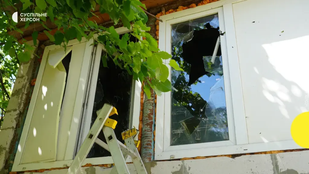 Наслідки обстрілу Комишан реактивною артилерією, руйнування, поранені люди