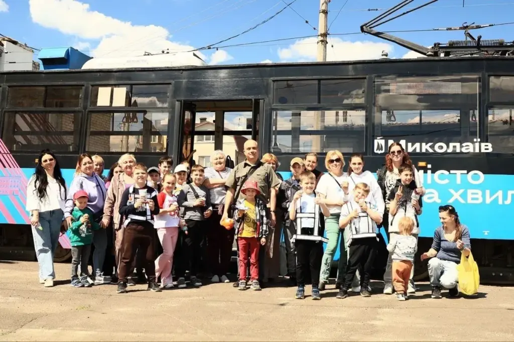 Родини ВПО з Херсонщини дізнались про безпеку руху в Миколаєві