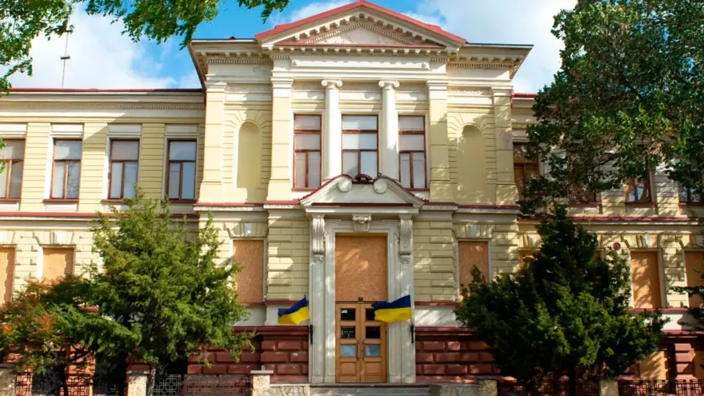 Росіяни викрали понад 23 тисячі експонатів із Херсонського краєзнавчого музею