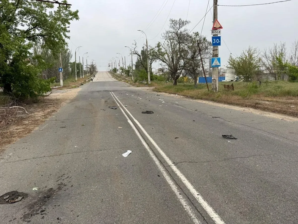 Голова Херсонської ОВА Олександр Прокудін та представник ООН Андреа Де Доменіко після атаки дронів 1