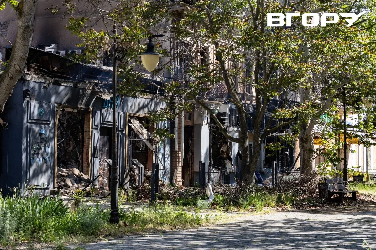 Наслідки російського обстрілу в Херсоні 16 травня, зруйновані та пошкоджені будівлі 2