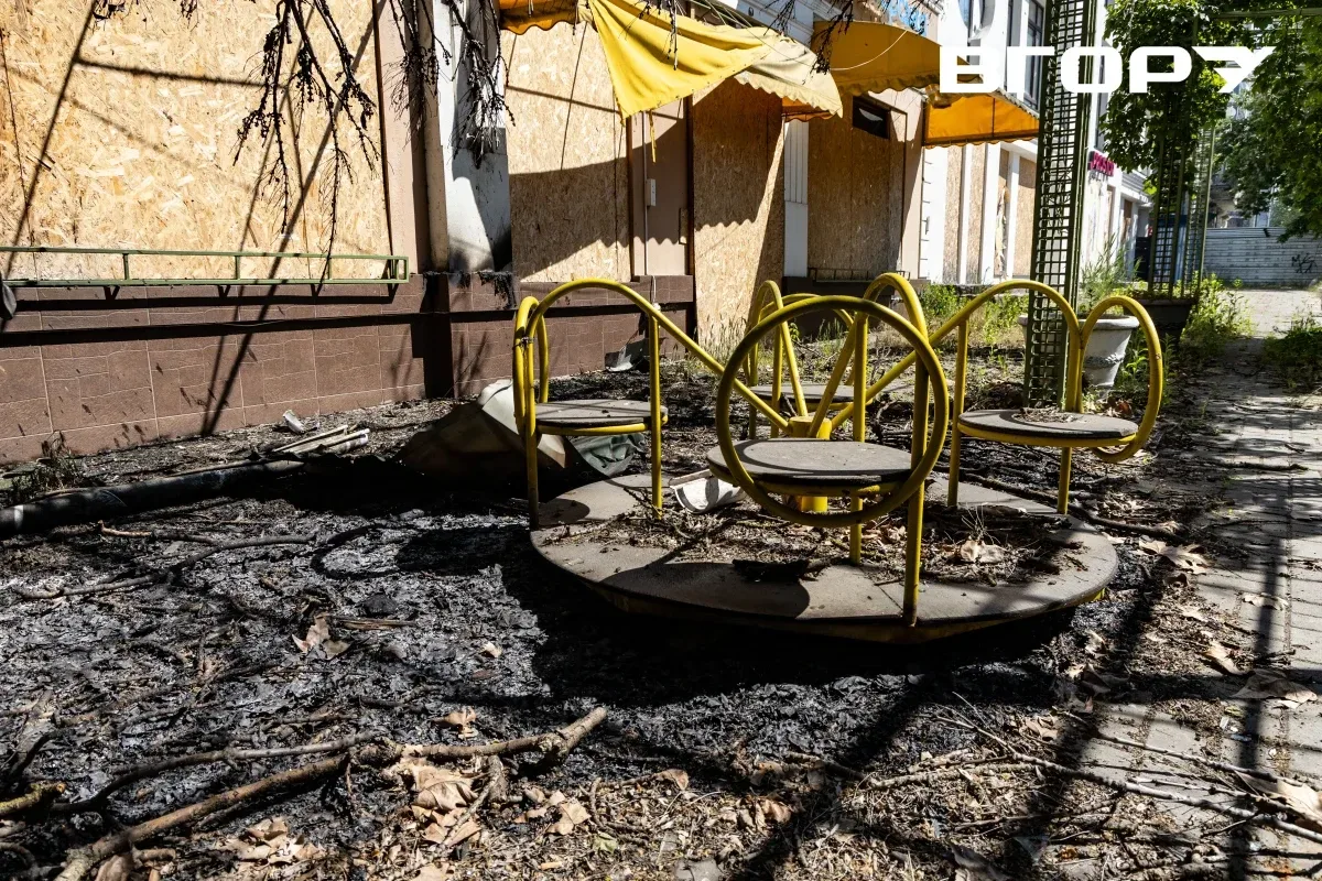 Наслідки російського обстрілу в Херсоні 16 травня, зруйновані та пошкоджені будівлі 4