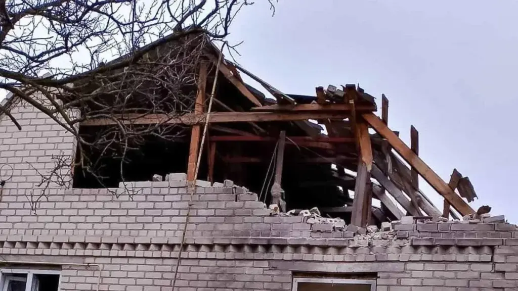 Російські війська обстріляли Зеленівку 13 травня: пошкоджено будинок