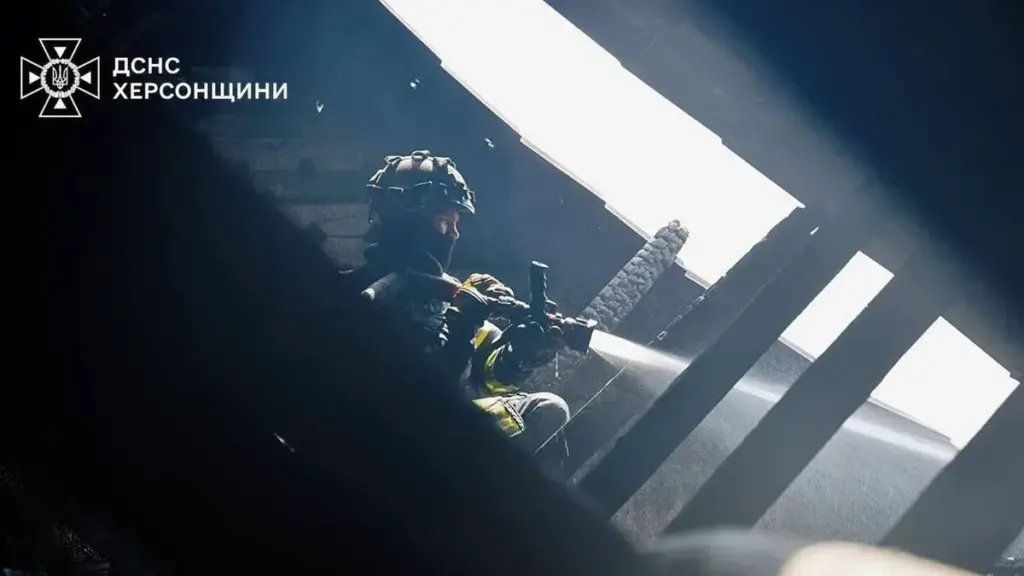 Сім пожеж через атаки РФ ліквідували рятувальники на Херсонщині 16 травня
