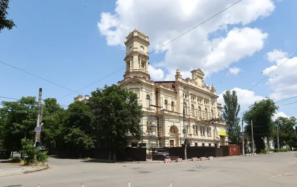 Суд розірвав договір на реставрацію Херсонського художнього музею на 62 млн грн