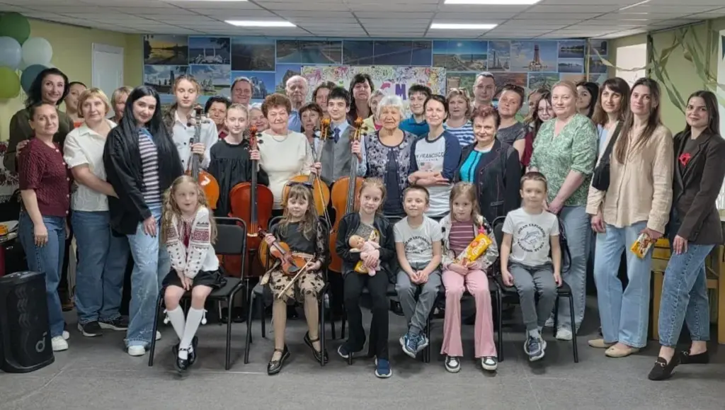 Центри «Вільні разом» провели свята до Дня матері для переселенців з Херсонщини