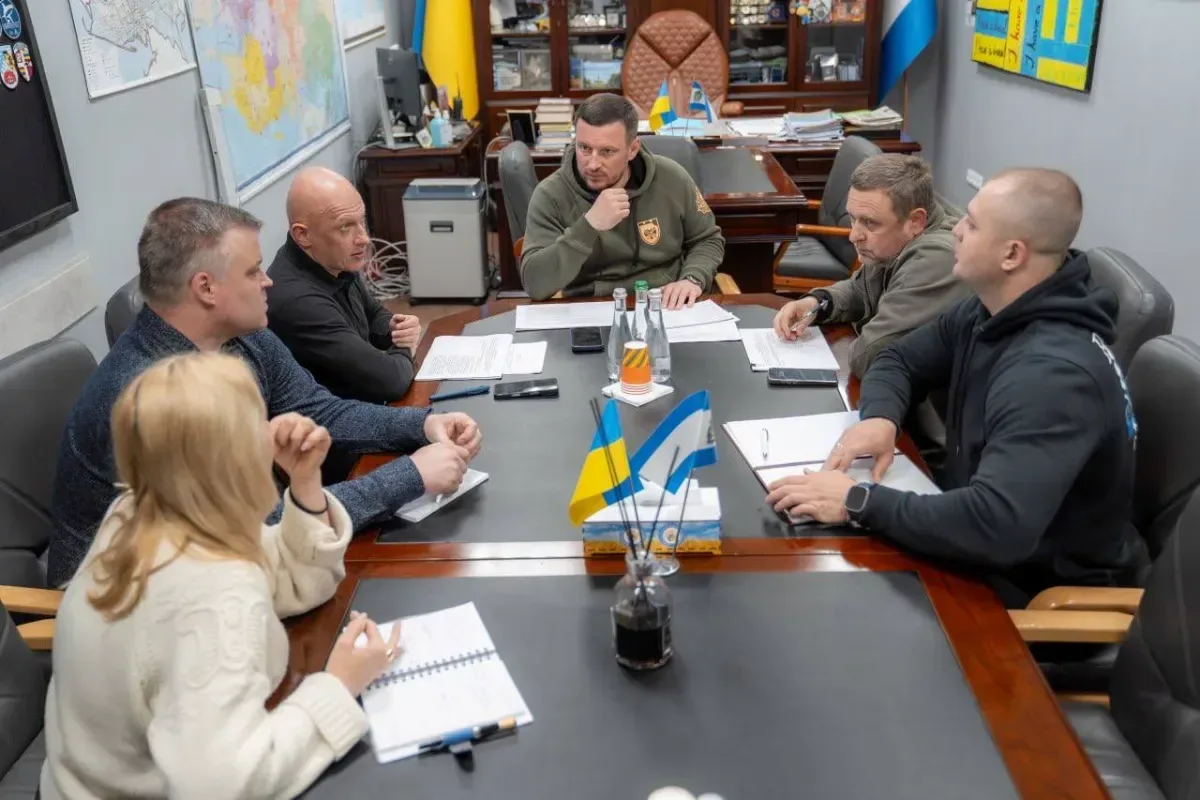 Начальники Херсонської міської та обласної військових адміністрацій на нараді 3