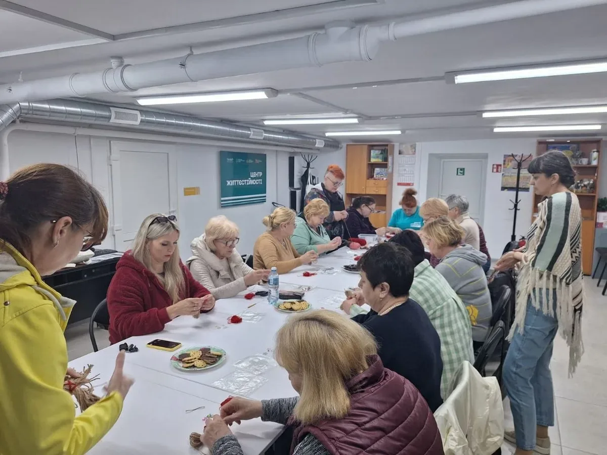 Майстер-клас з арттерапії "Пташка щастя" в Херсонському Центрі життєстійкості 2