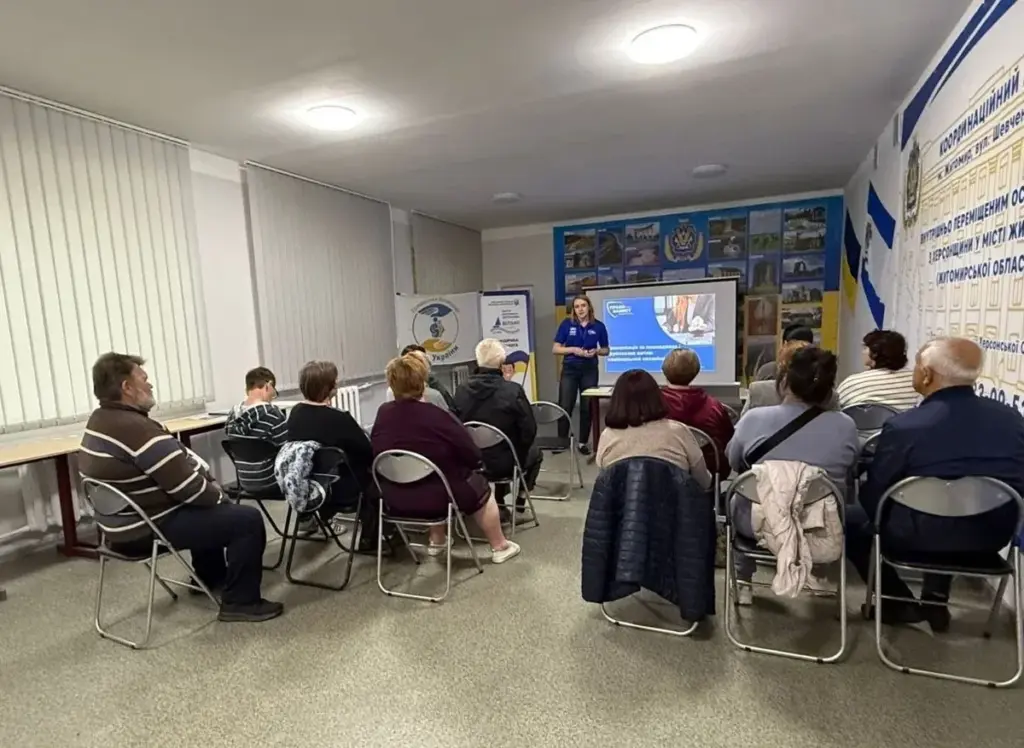 У Житомирі переселенців з Херсонщини консультували щодо компенсацій