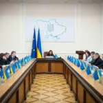 Схема блочно-модульної котельні на фоні міста, що готується до зими