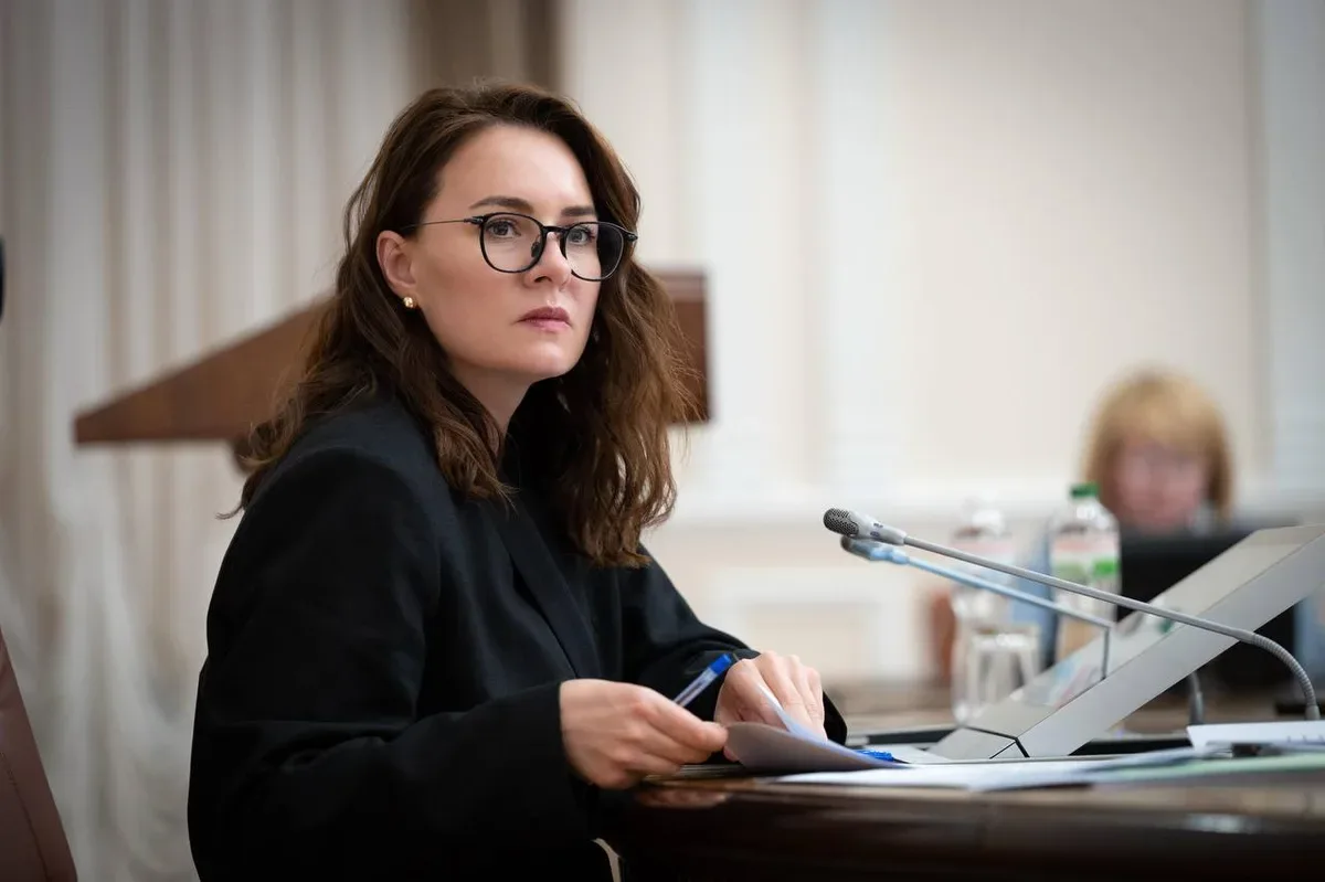 Схема блочно-модульної котельні на фоні міста, що готується до зими 1
