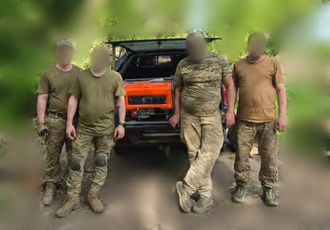 Військові отримують гуманітарну допомогу: маскувальні сітки та генератор від громади 1