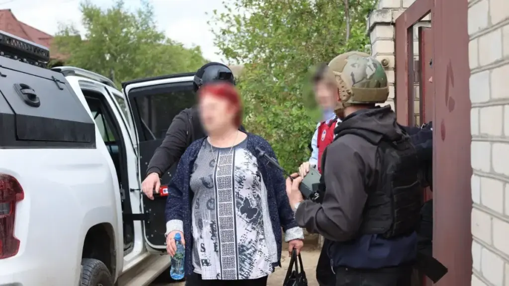 З передмістя Херсона евакуювали родину з підлітком через посилення обстрілів