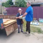Будівельні матеріали та продуктові набори для мешканців Зеленівки та Садівського, які постраждали від обстрілів