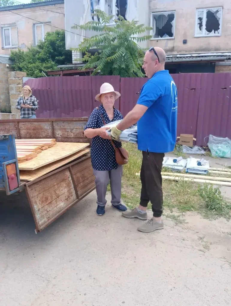 25 родин Зеленівки отримали будматеріали, Садівське і Зеленівське — продуктові набори