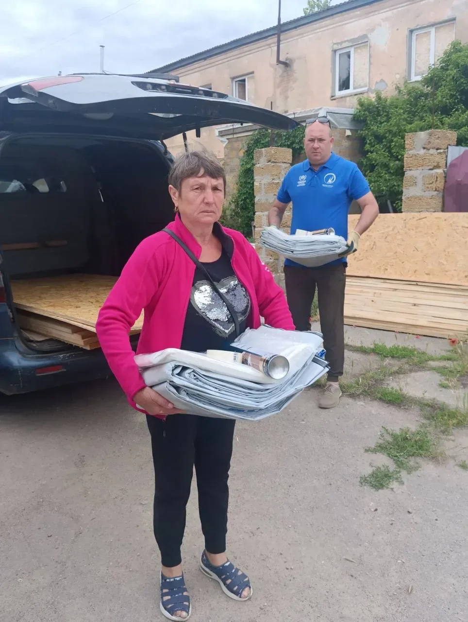 Будівельні матеріали та продуктові набори для мешканців Зеленівки та Садівського, які постраждали від обстрілів 4