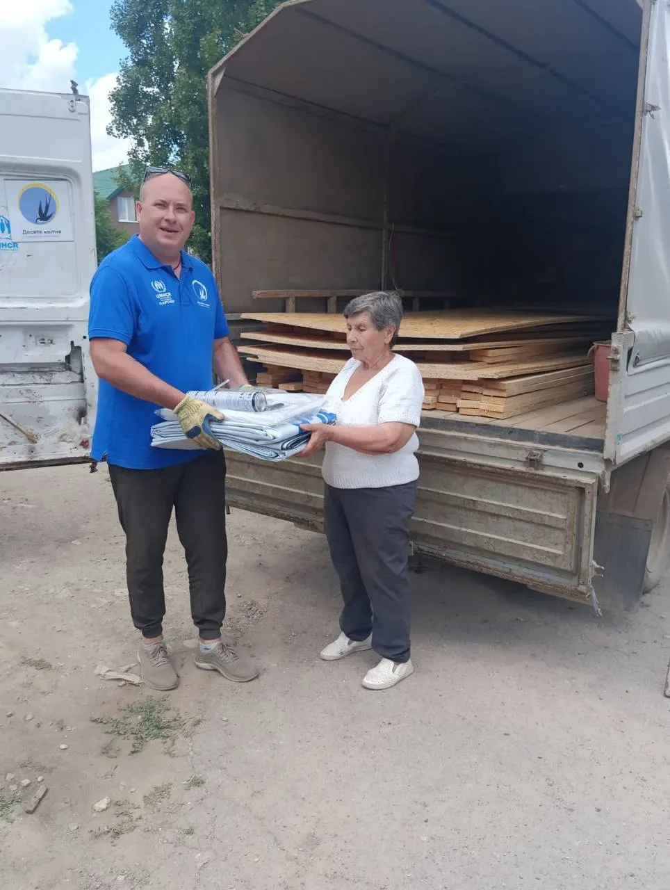Будівельні матеріали та продуктові набори для мешканців Зеленівки та Садівського, які постраждали від обстрілів 9