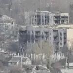 Зруйновані будинки та наслідки атак дронів на окупованій Херсонщині