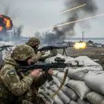 Українські морпіхи відбивають атаки російських окупантів на лівому березі Дніпра, йдуть бойові дії.