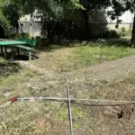 Поранений 70-річний чоловік після атаки дрона в Корабельному районі Херсона, медики надають допомогу