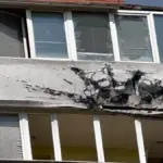Жінка отримала поранення після обстрілу Корабельного району Херсона, надається медична допомога.