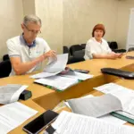 Люди отримують грошову допомогу у Херсоні