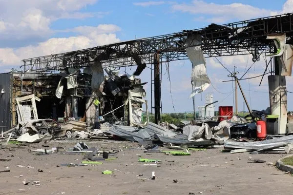 Армія рф вдарила по АЗС: загинула 35-річна жінка, дев’ять поранених