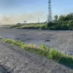 Українські безпілотники атакують колону російських бензовозів, що рухаються сухопутним коридором до Криму.