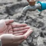 У Білозерці Херсонської області через обстріли припинили водопостачання для проведення аварійних ремонтних робіт.