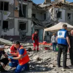 Постраждалі від обстрілів Херсонщини, медики надають допомогу пораненим