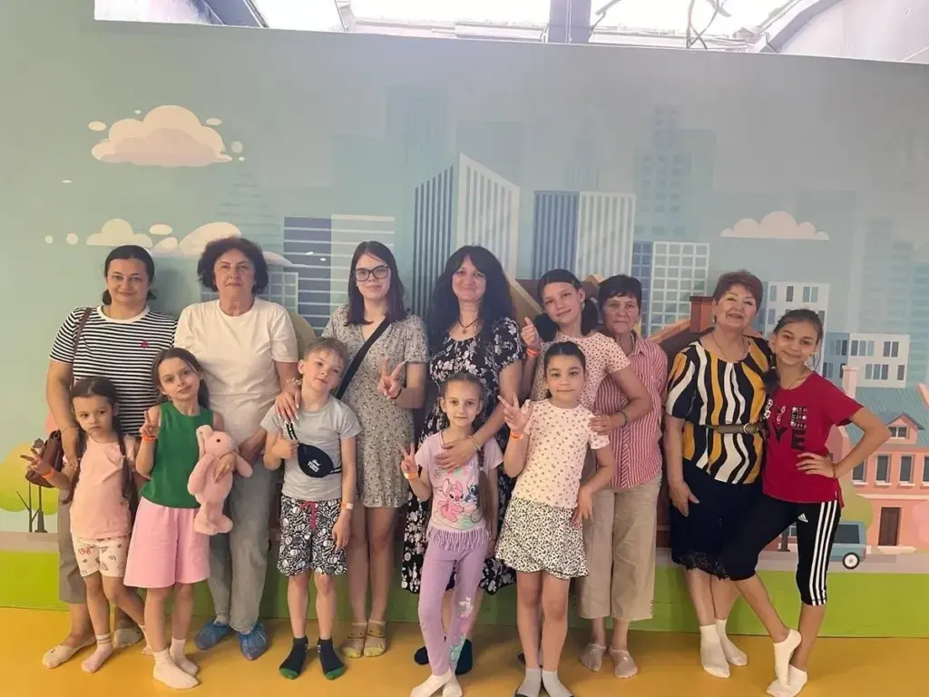 Діти переселенців з Херсонщини розважалися у Хмельницькому