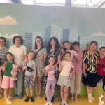Діти-переселенці з Херсонщини розважаються у дитячому центрі в Хмельницькому