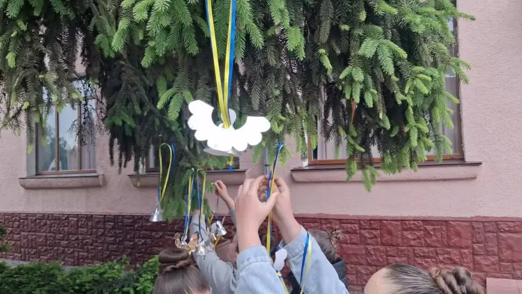 Діти з Генічеська та Крижополя створили 21 Ангела пам’яті
