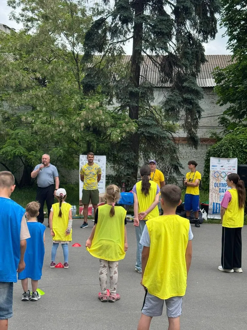Діти з Херсонщини запалюють Олімпійський вогонь у Вінниці на спортивному заході 1