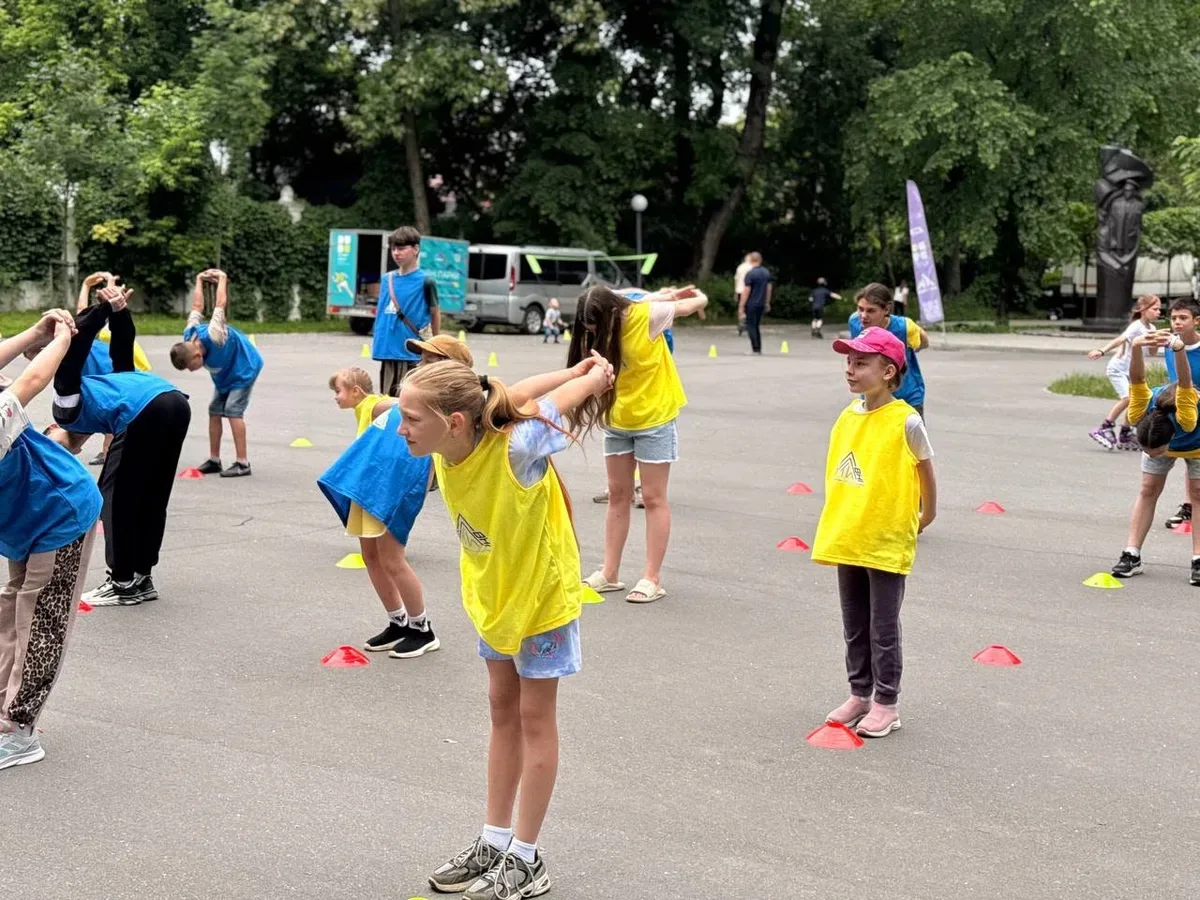 Діти з Херсонщини запалюють Олімпійський вогонь у Вінниці на спортивному заході 3