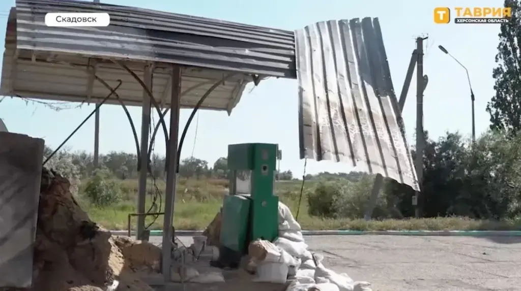 Дрон атакував заправку у Скадовську: є поранений водій