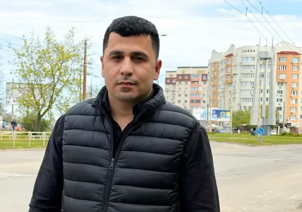 Дрон РФ знищив авто депутата Ахмада в Посад-Покровському, він поранений