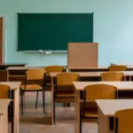 Жінка постане перед судом за колабораціонізм у Дніпровському на Херсонщині, де впроваджувала стандарти освіти РФ під час окупації.