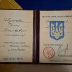 Донька Ганни Азегової отримує орден «За заслуги» ІІІ ступеня, присвоєний її матері посмертно за внесок у розвиток громади Херсона та сумлінне виконання службових обов'язків