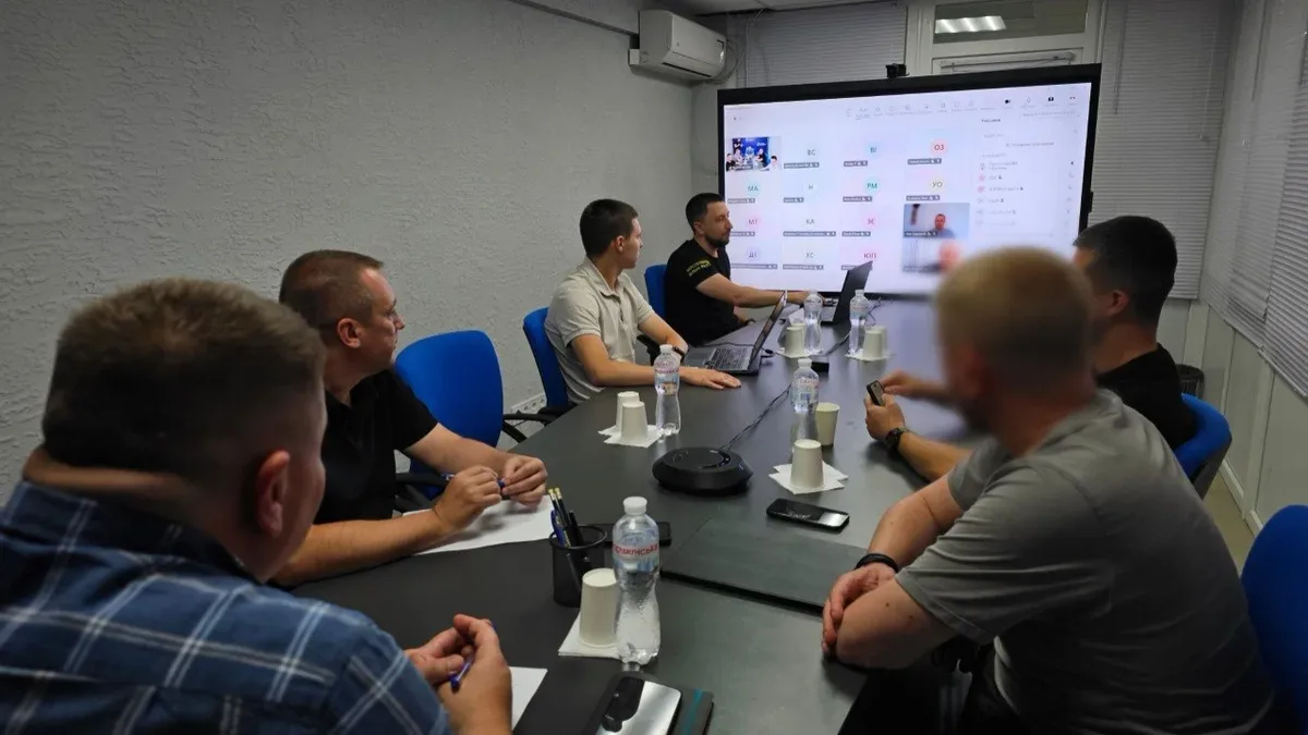Учасники навчання з кіберзахисту обговорюють стратегії протидії російським кібератакам у Херсоні 2