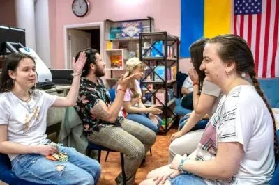 Студенти працюють над німецькою мовою у бібліотеці Гончара в Херсоні 3