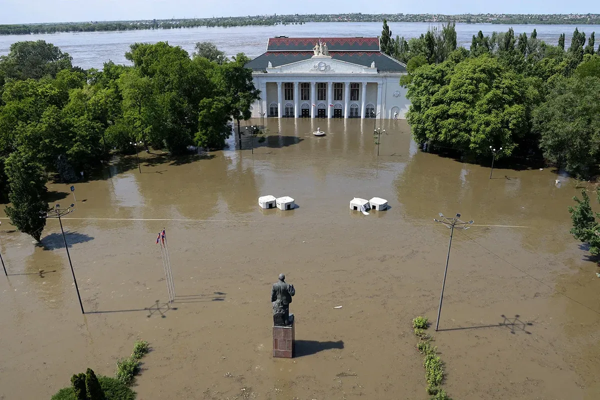 Зруйнована Каховська ГЕС після підриву російськими окупантами у 2023 році 6