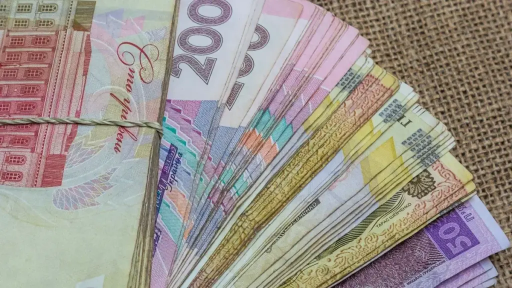 Керівники департаментів Херсонської ОВА отримали понад 1,2 млн грн зарплати за травень