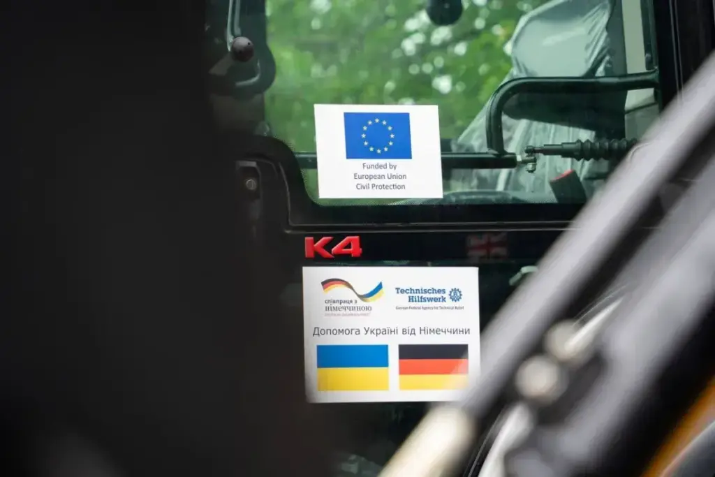 Херсон отримав екскаватор-навантажувач від німецького Кіля