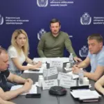 Олександр Прокудін та Олексій Кулеба обговорюють відновлення теплопостачання та доріг на Херсонщині.