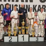 Групове фото каратистів з Херсона з медалями на чемпіонаті Німеччини